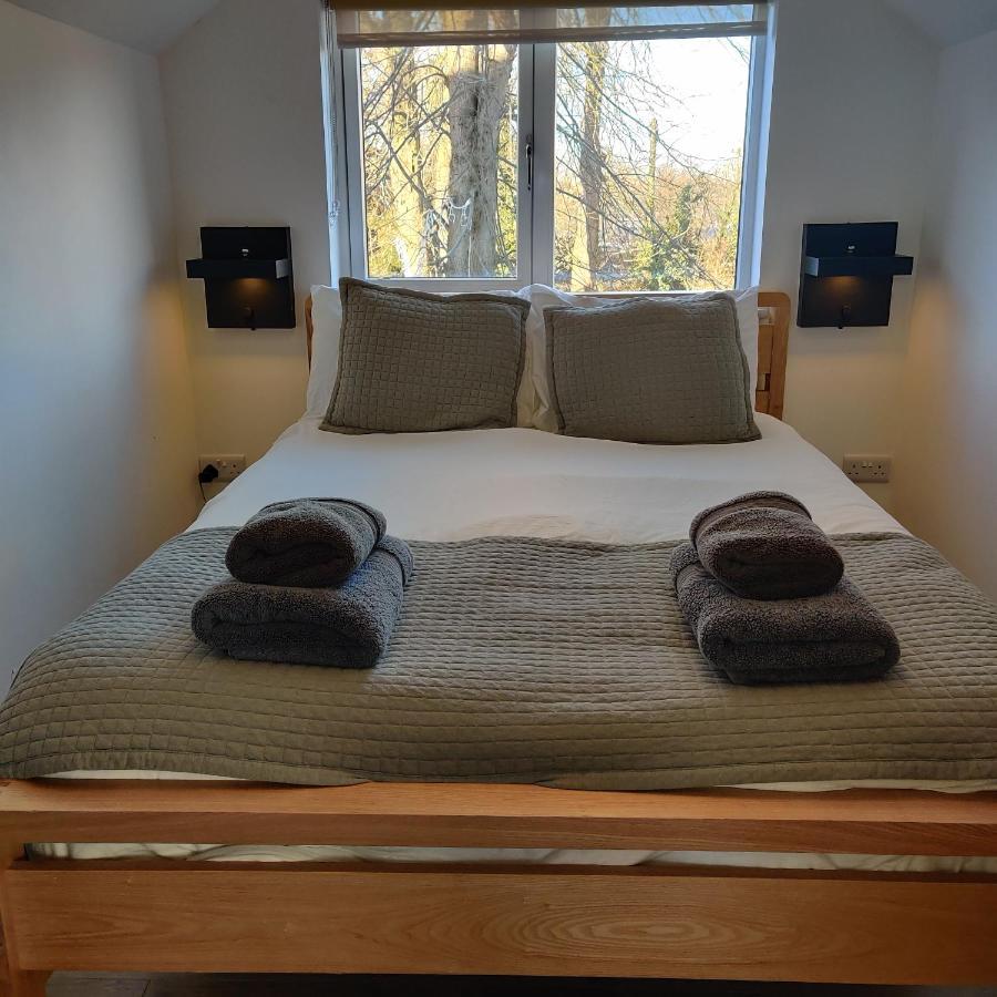 Delightful & Picturesque Modern Detached Apartment, Next To Chester Zoo, Near Park And Ride To City Centre Екстериор снимка