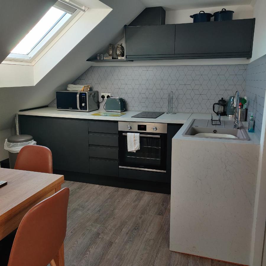 Delightful & Picturesque Modern Detached Apartment, Next To Chester Zoo, Near Park And Ride To City Centre Екстериор снимка