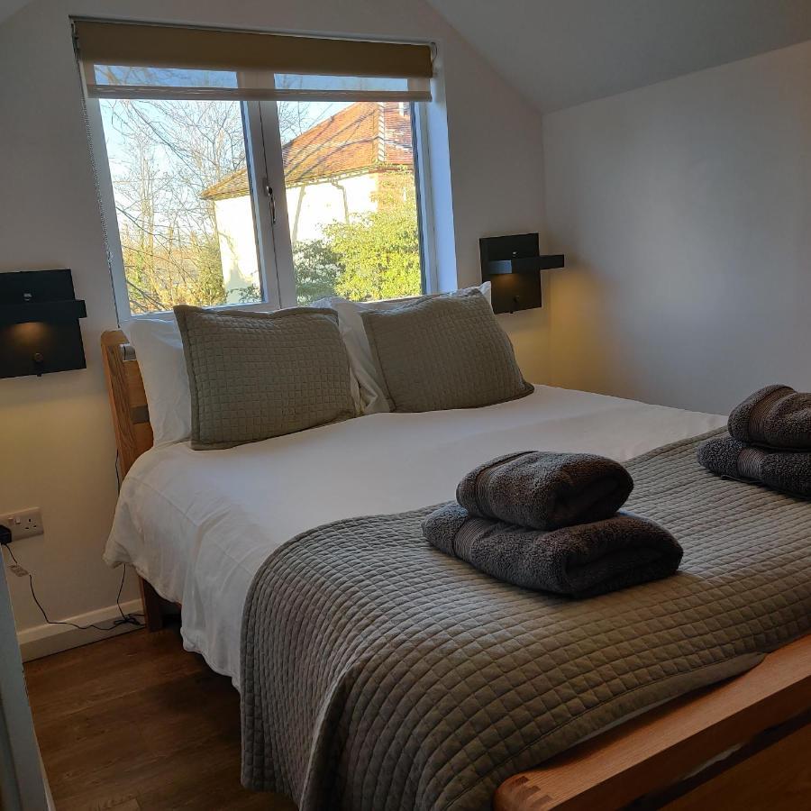 Delightful & Picturesque Modern Detached Apartment, Next To Chester Zoo, Near Park And Ride To City Centre Екстериор снимка