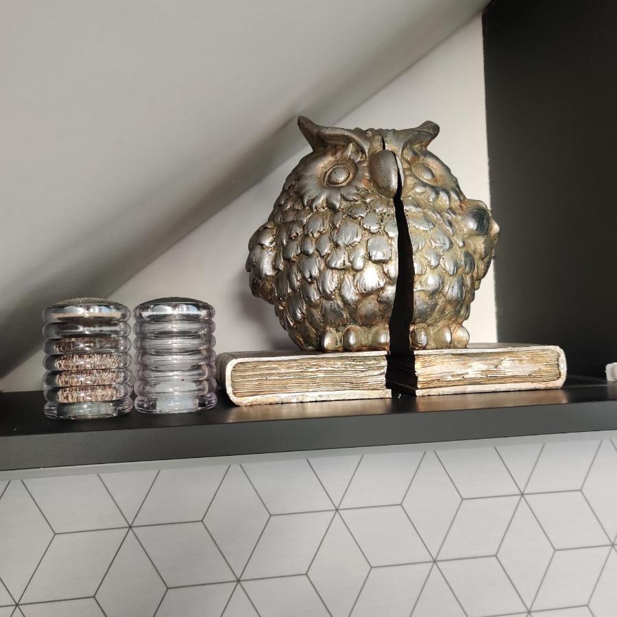 Delightful & Picturesque Modern Detached Apartment, Next To Chester Zoo, Near Park And Ride To City Centre Екстериор снимка
