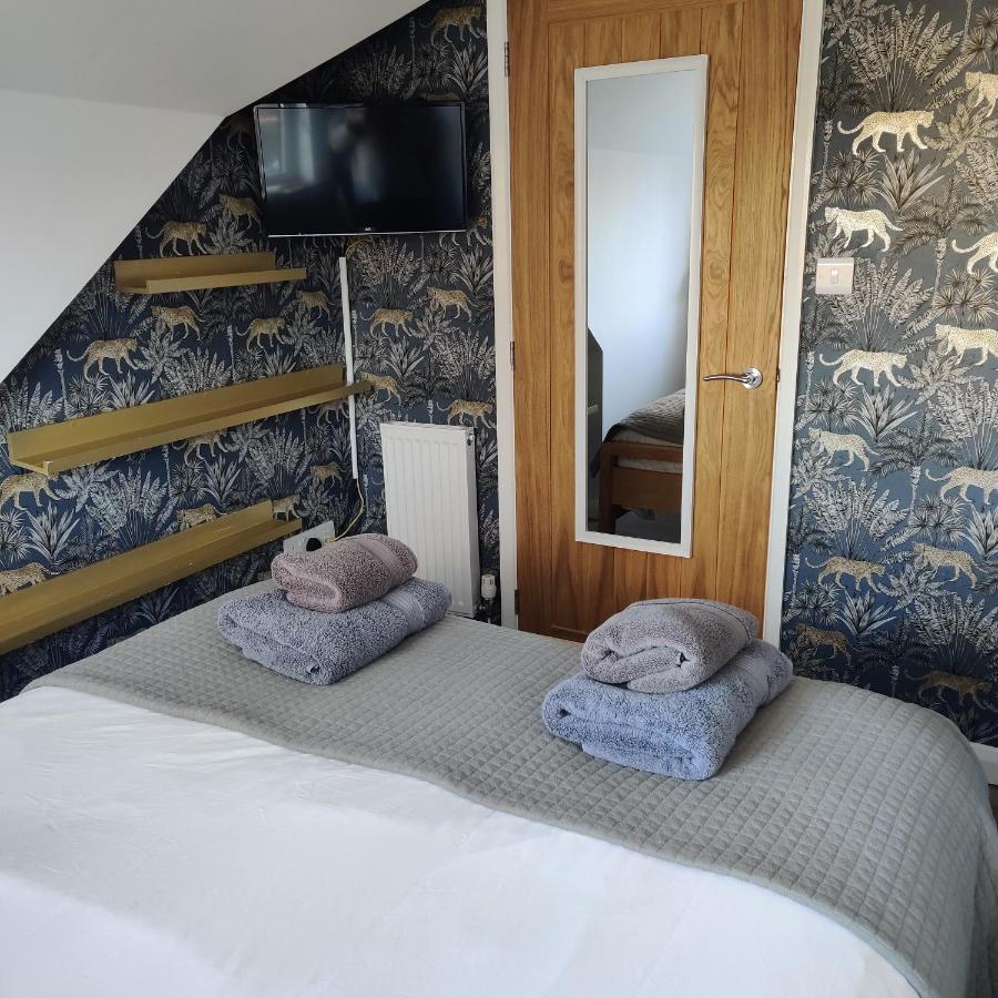Delightful & Picturesque Modern Detached Apartment, Next To Chester Zoo, Near Park And Ride To City Centre Екстериор снимка